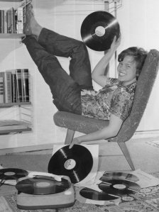 1950s-teenager-listening-to-records-1394470932-view-1